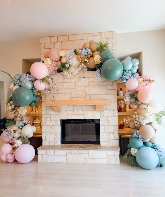 Lovely Blooms Balloon Garland