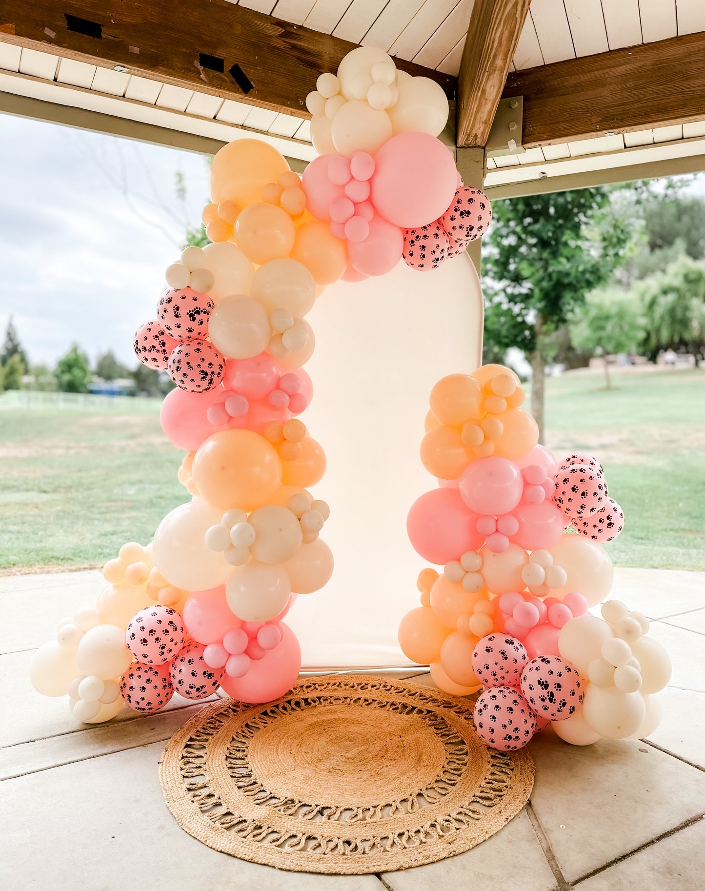 Package | Arch Backdrop + Double Balloon Garland