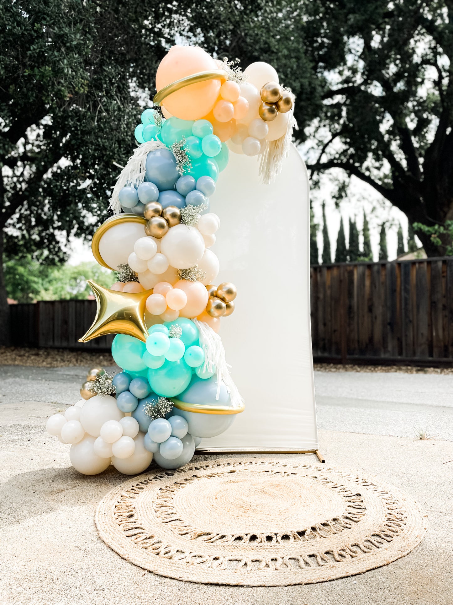 Package | Arch Backdrop + Balloon Garland