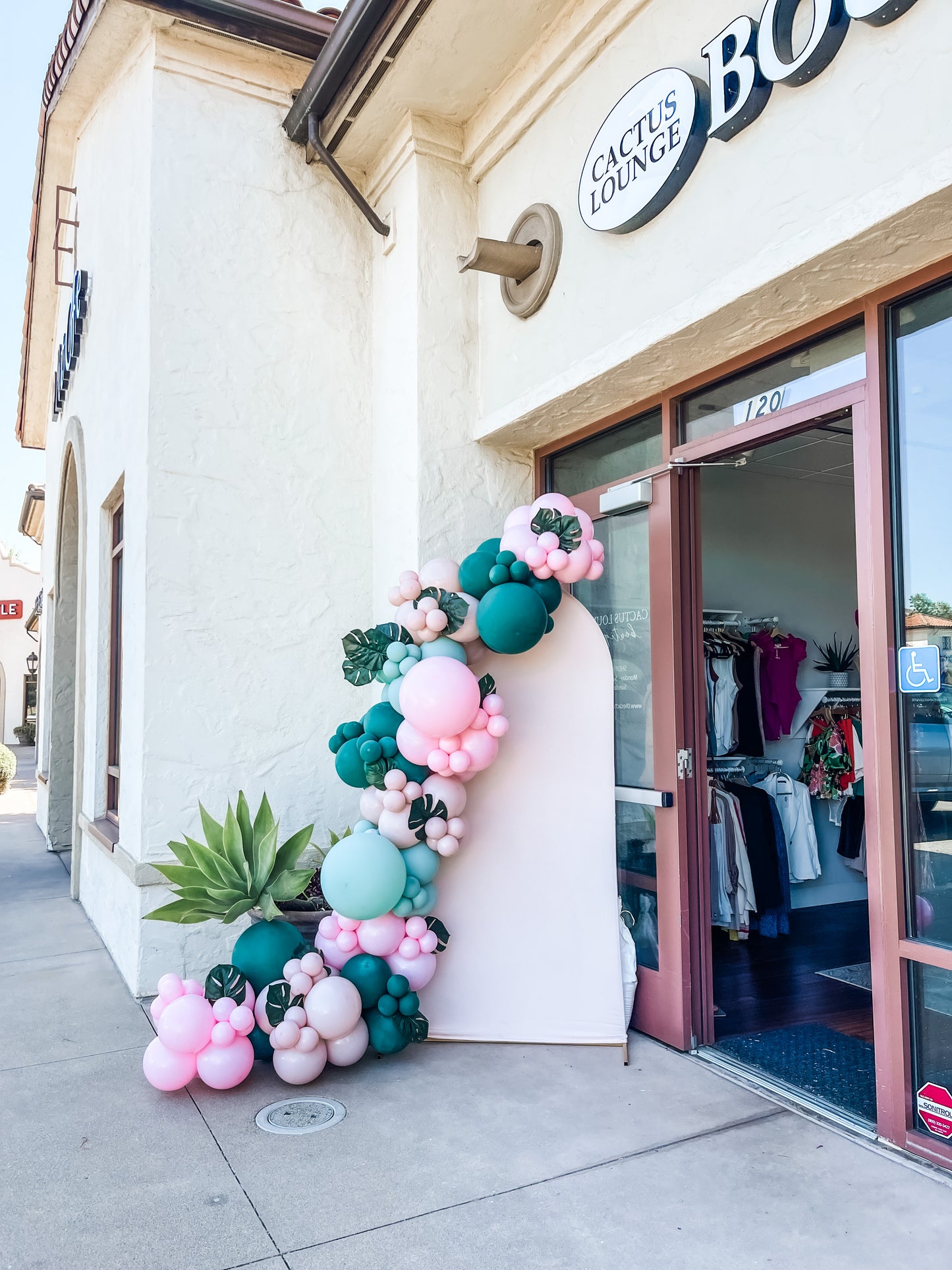 Package | Arch Backdrop + Balloon Garland